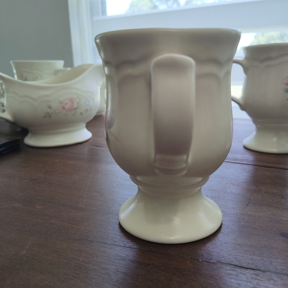 Pfaltzgraff Vintage Tea Rose Pedestal Mug - Picture 3 of 7